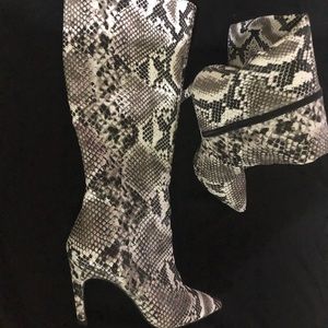 Snakeskin knee boots sz 6